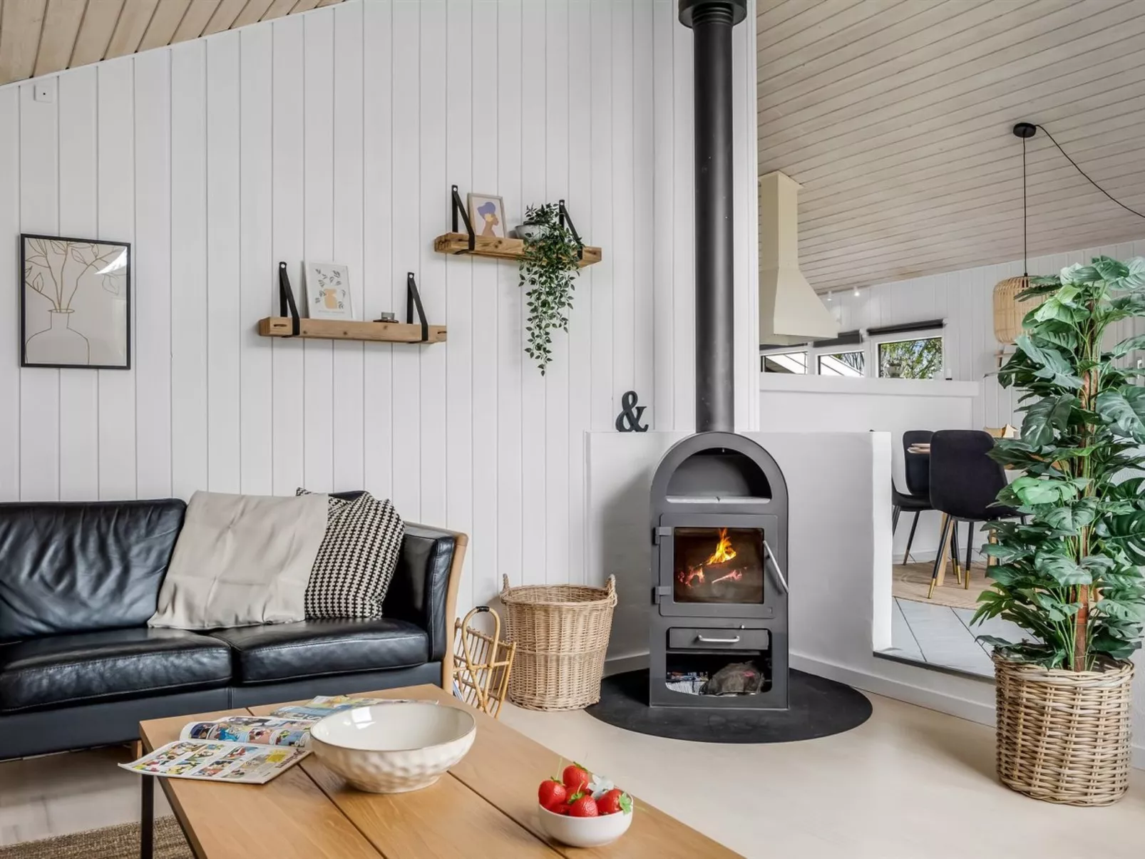 "Apelone" - 800m from the sea-Inside