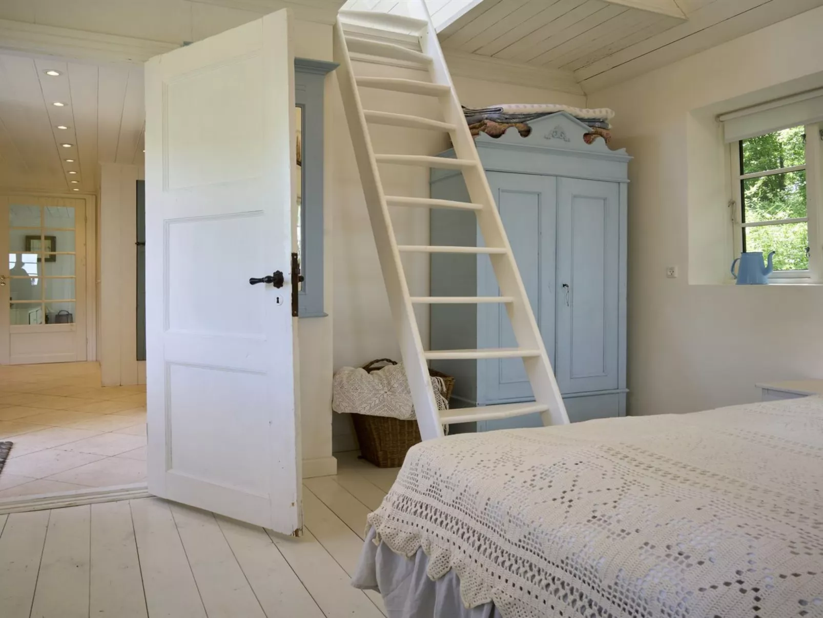 "Merrit" - 250m from the sea-Inside