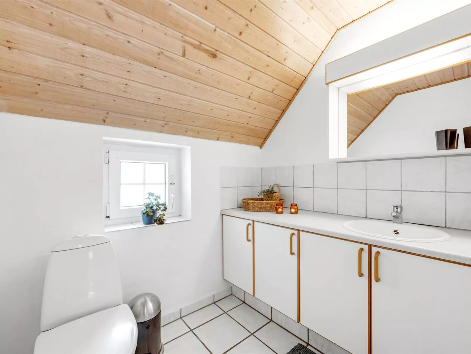 "Ulf" - 2km from the sea-Drinnen