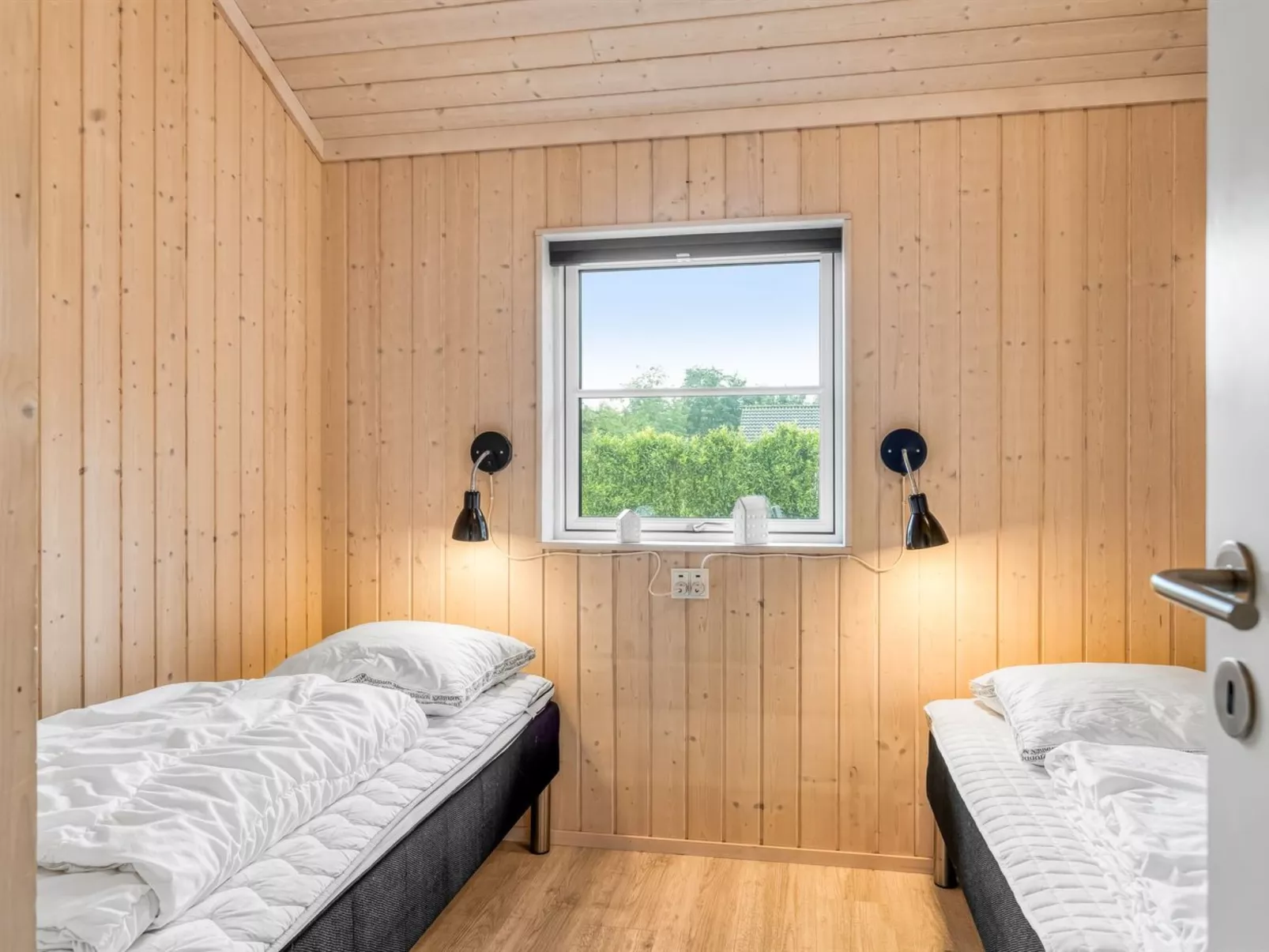 "Bernadine" - 500m from the sea-Dedans