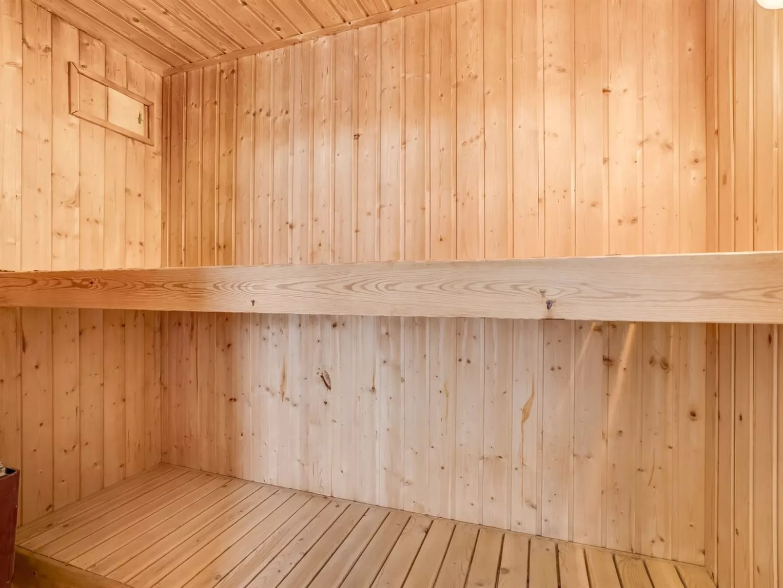 "Ellie" - 700m from the sea-Inside