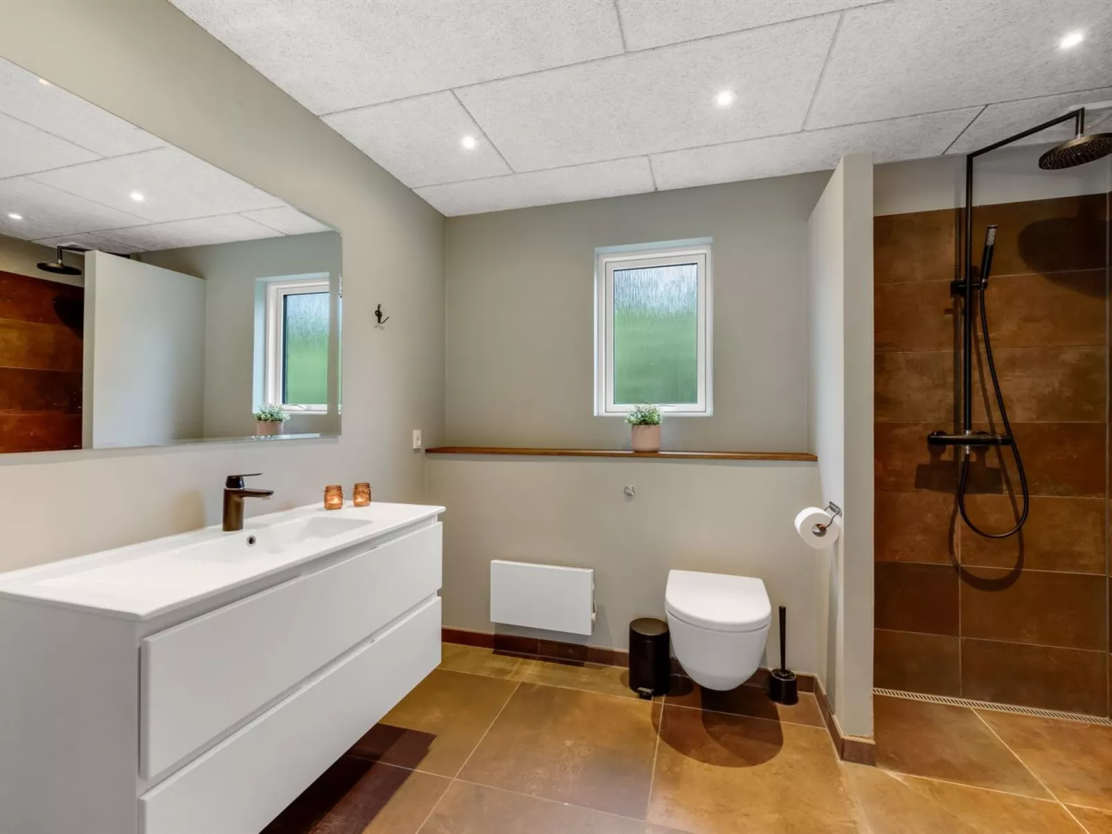 "Gadde" - 100m to the fjord-Inside