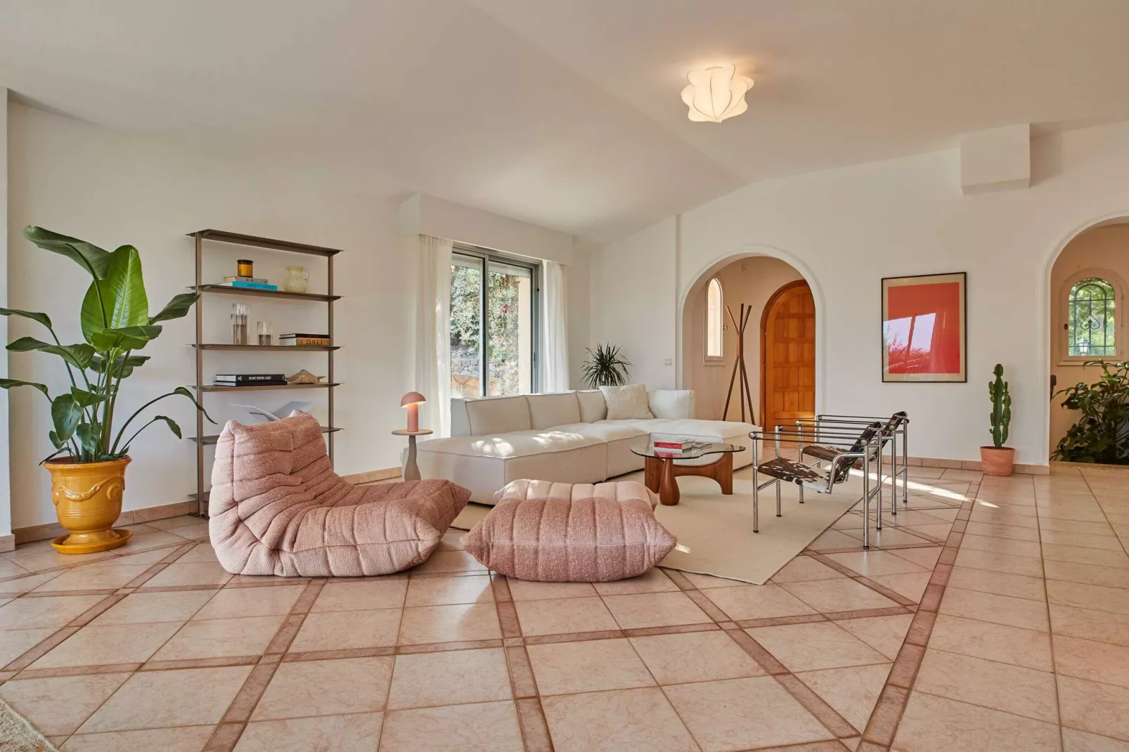 AP-652-PERTUADES-Untagged