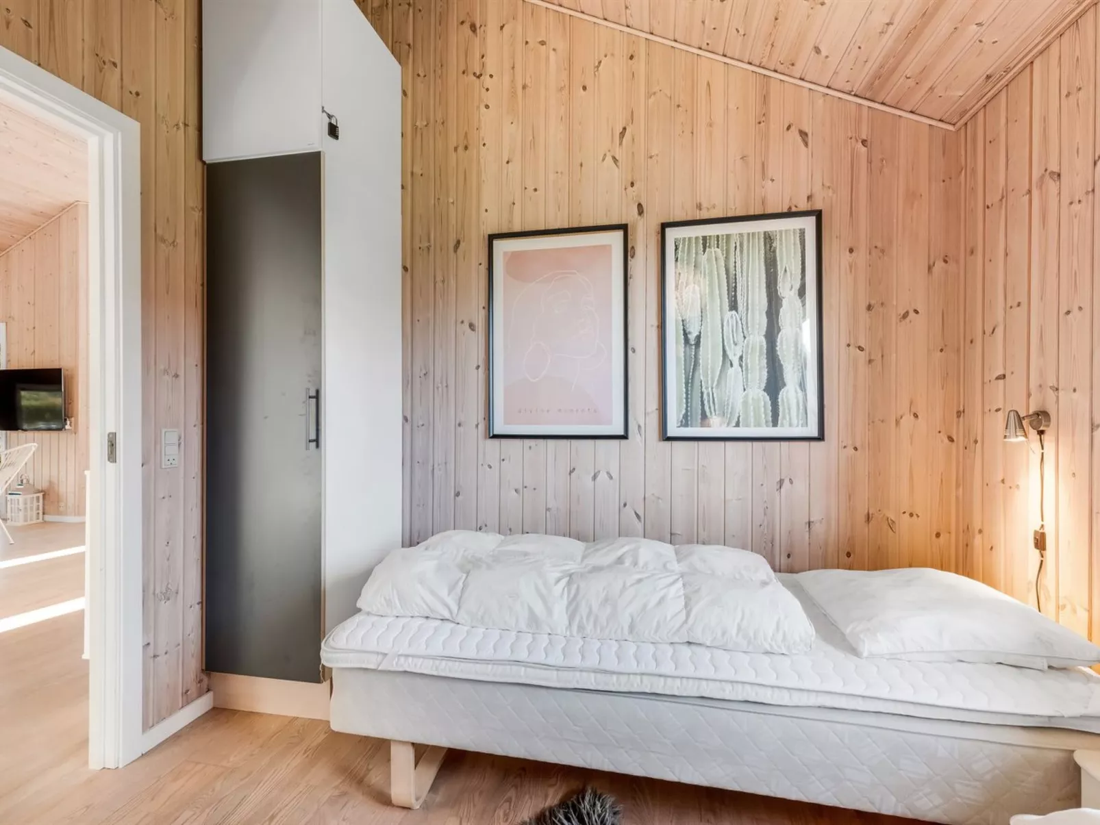 "Kanerva" -  from the sea-Inside