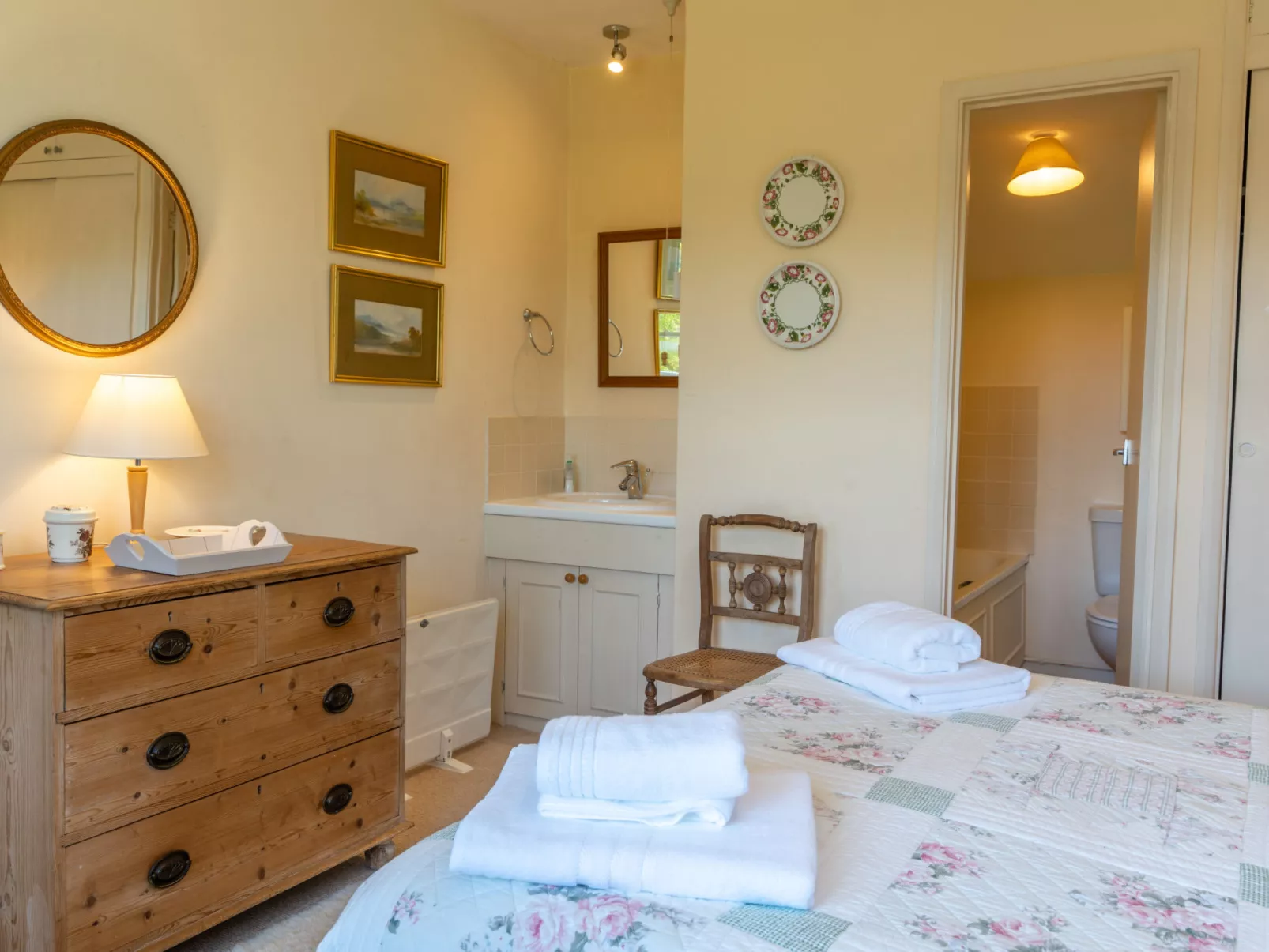 Valley Cottage-Dedans