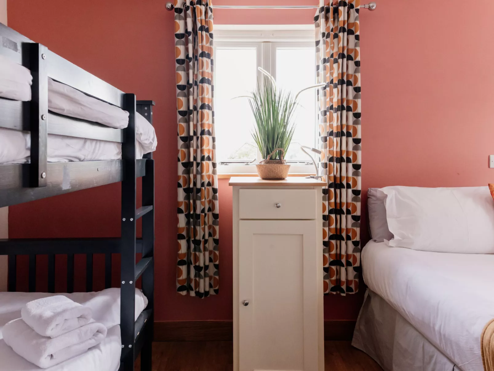 The Welsh Barn-Dedans