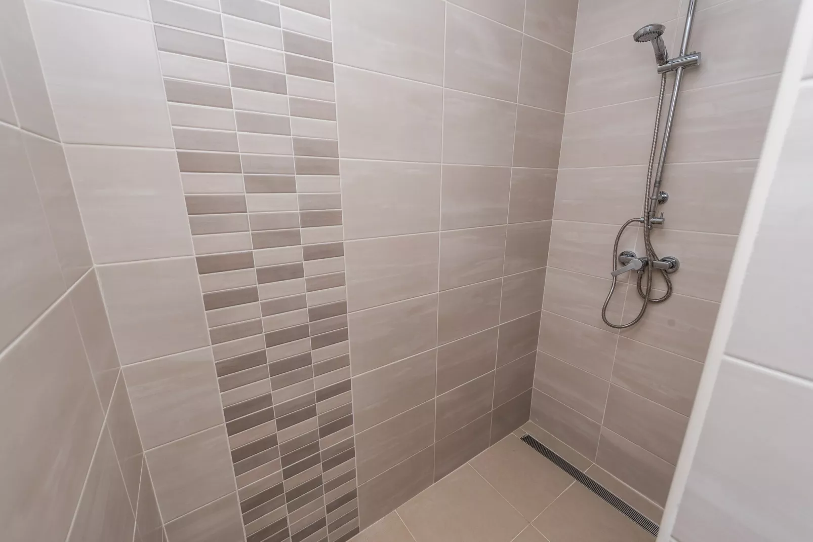 Luxury Escape with Swimming Pool & Modern Design - Four Bedroom Villa with Sea View and Private Pool ( Villa 8)-Salle de bain