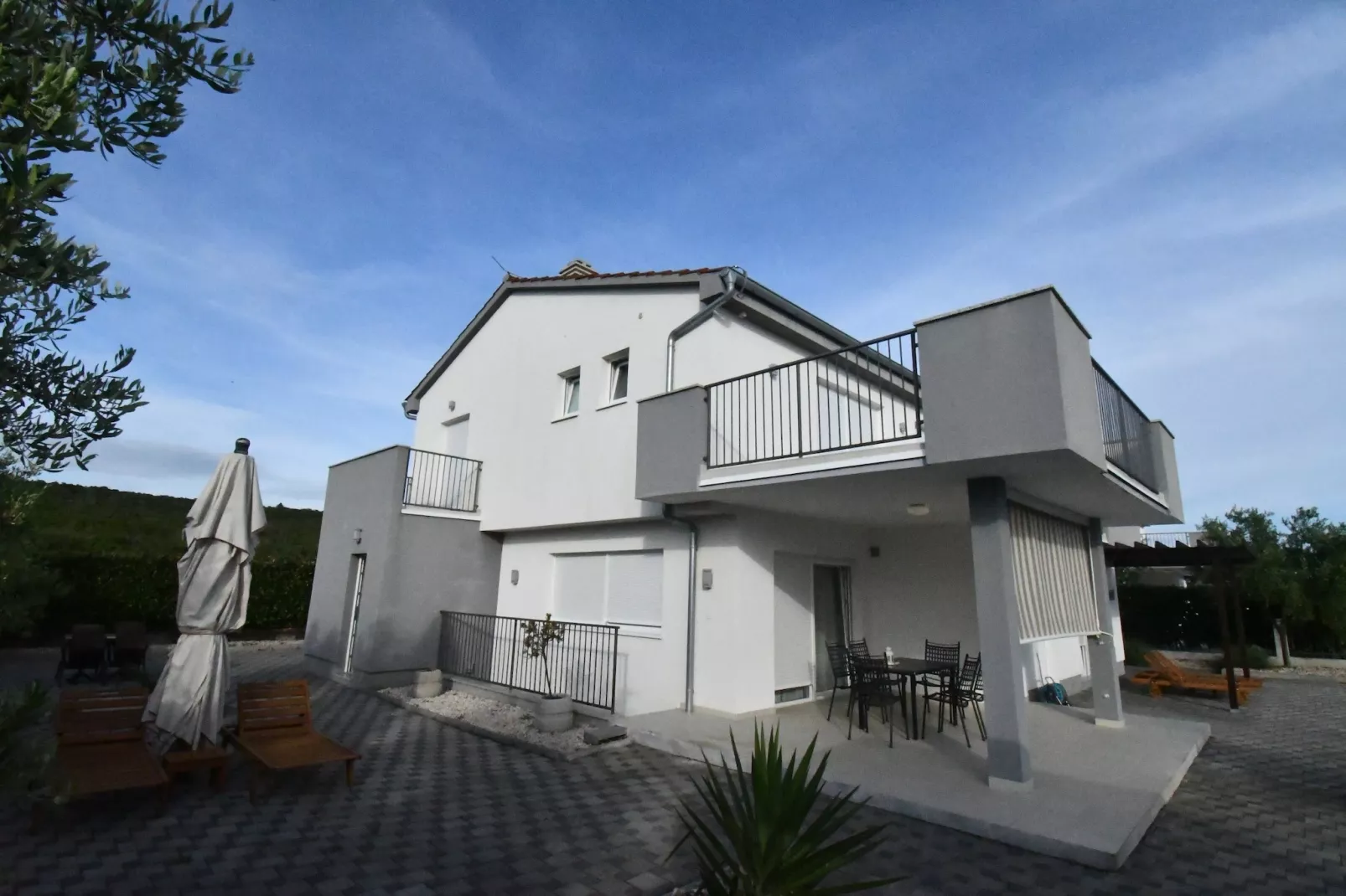 Luxury Escape with Swimming Pool & Modern Design -Deluxe Four Bedroom Villa with Private Pool (Villa 6)-Im Freien