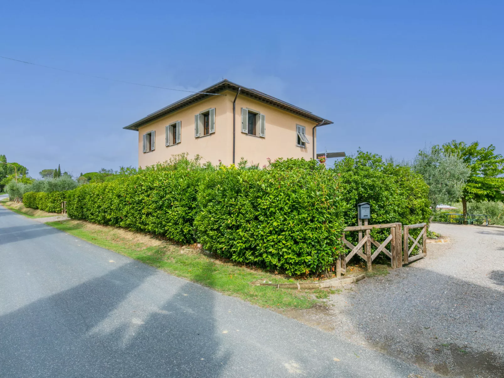 Vecchio Forno-Outside