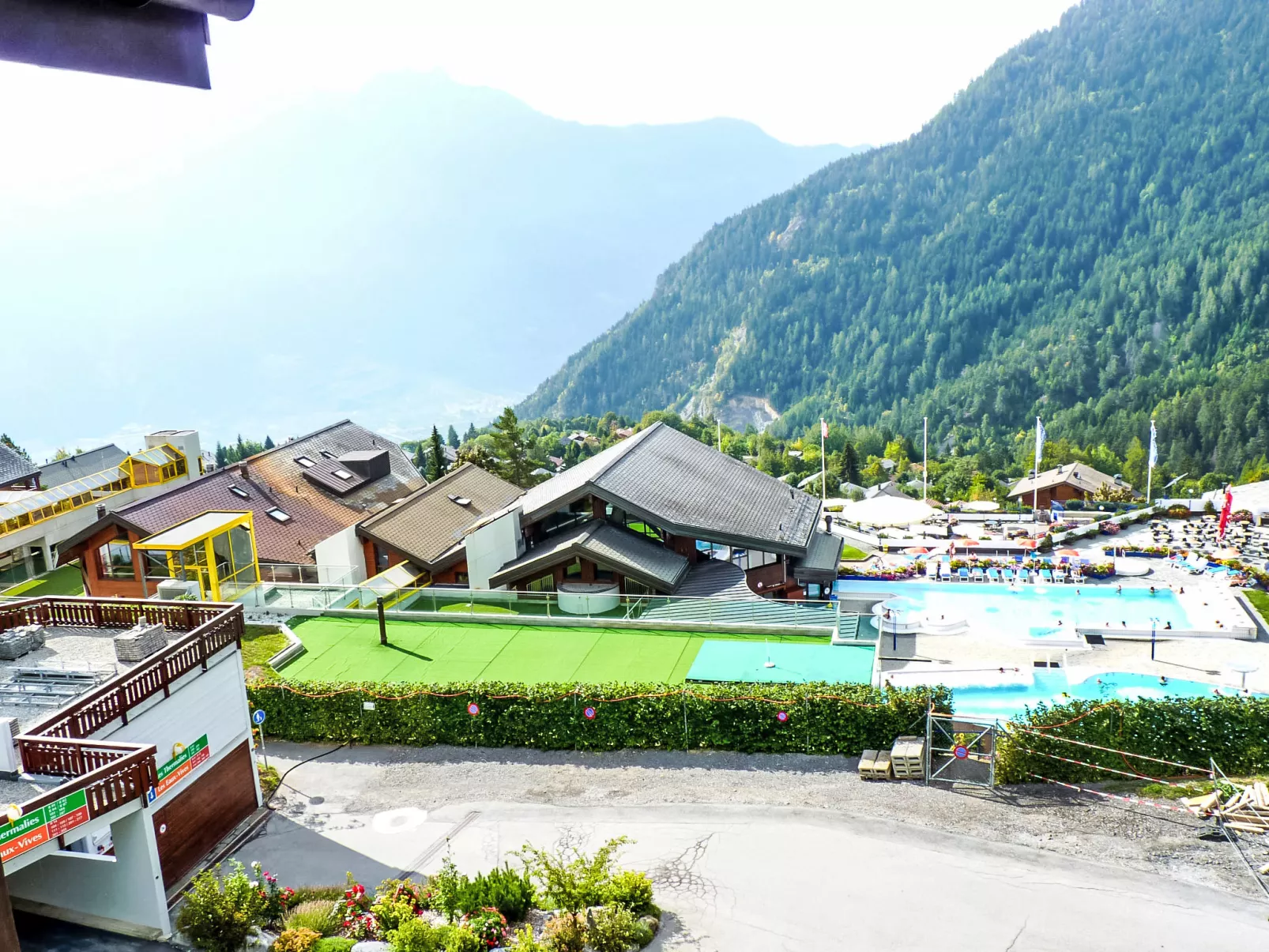 Les Thermalies 202-Outside