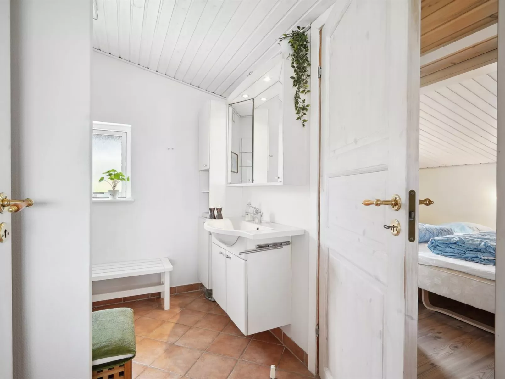 "Annabeth" - 300m to the fjord-Inside