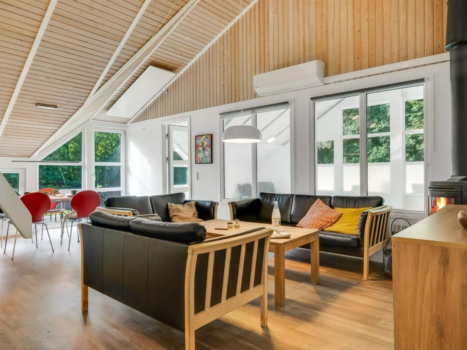 "Eisa" - 300m to the fjord-Inside