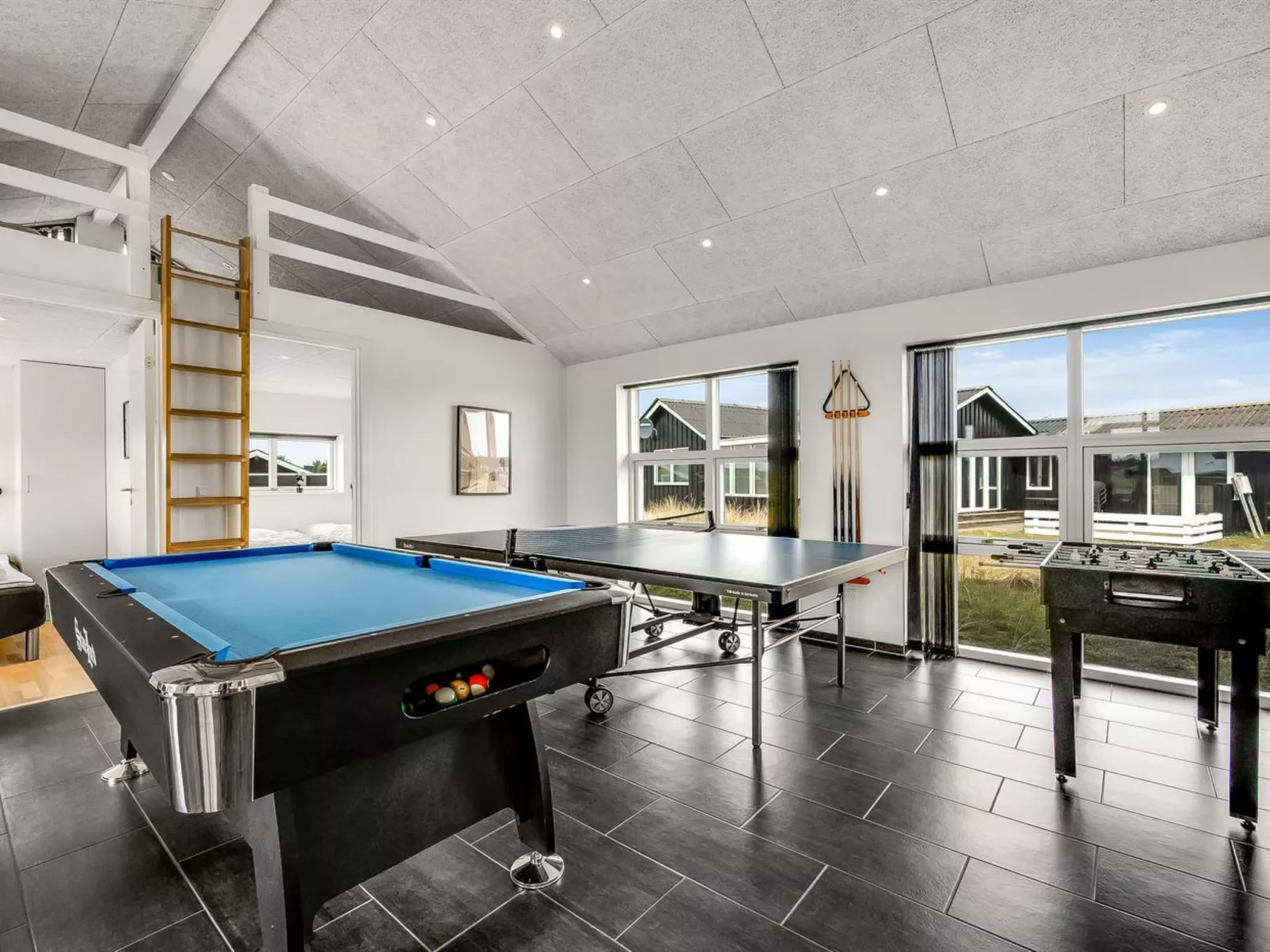 "Ennie" -  from the sea-Inside