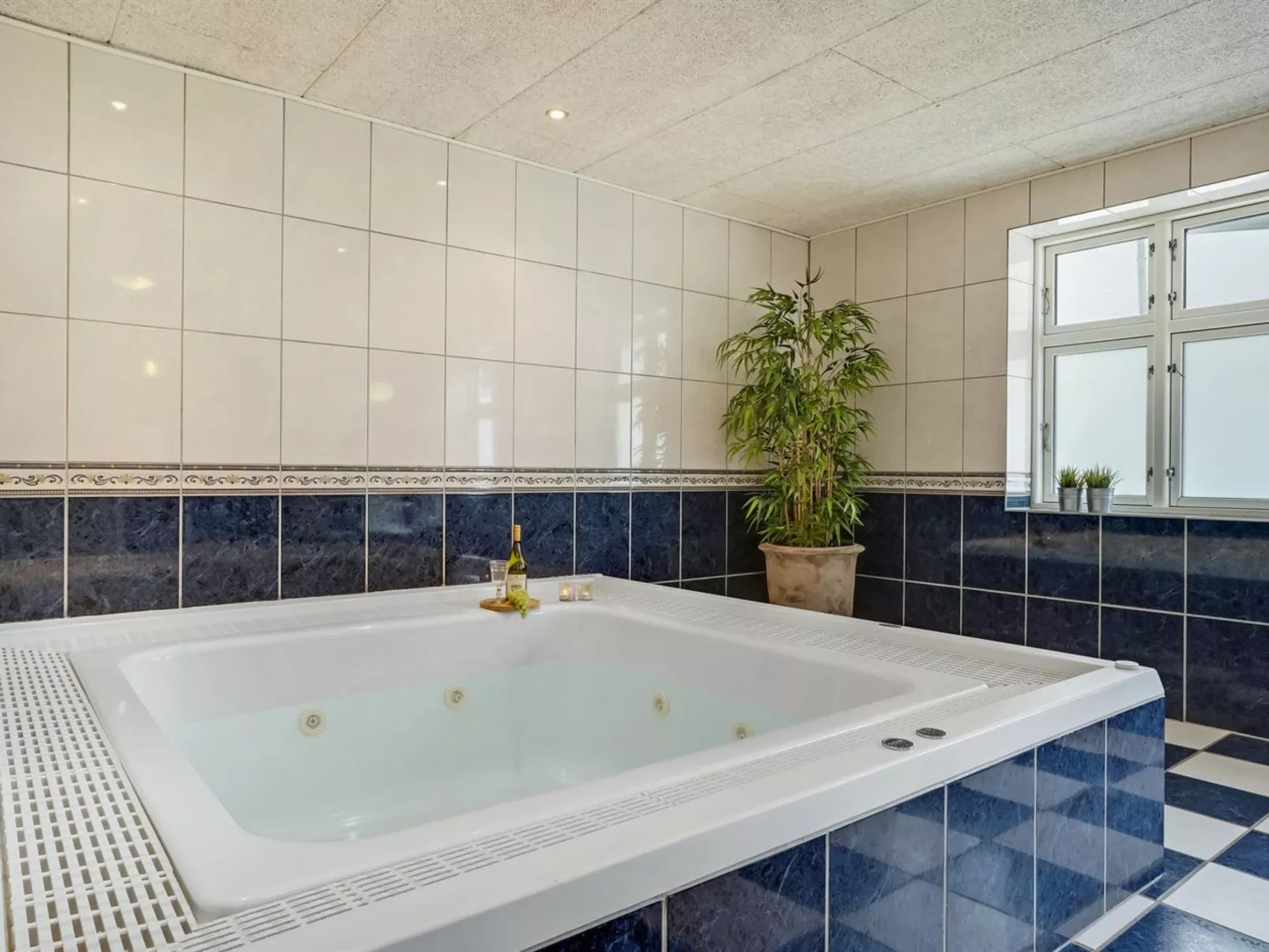 "Eini" - 4.5km from the sea-Inside