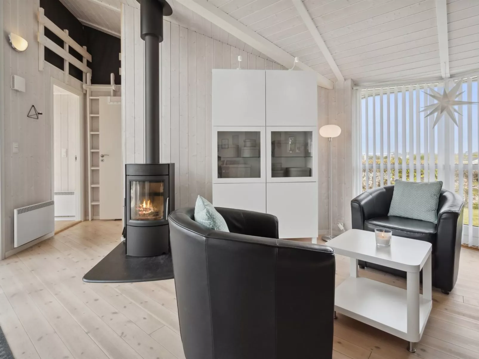 "Arnod" - 400m from the sea-Dedans