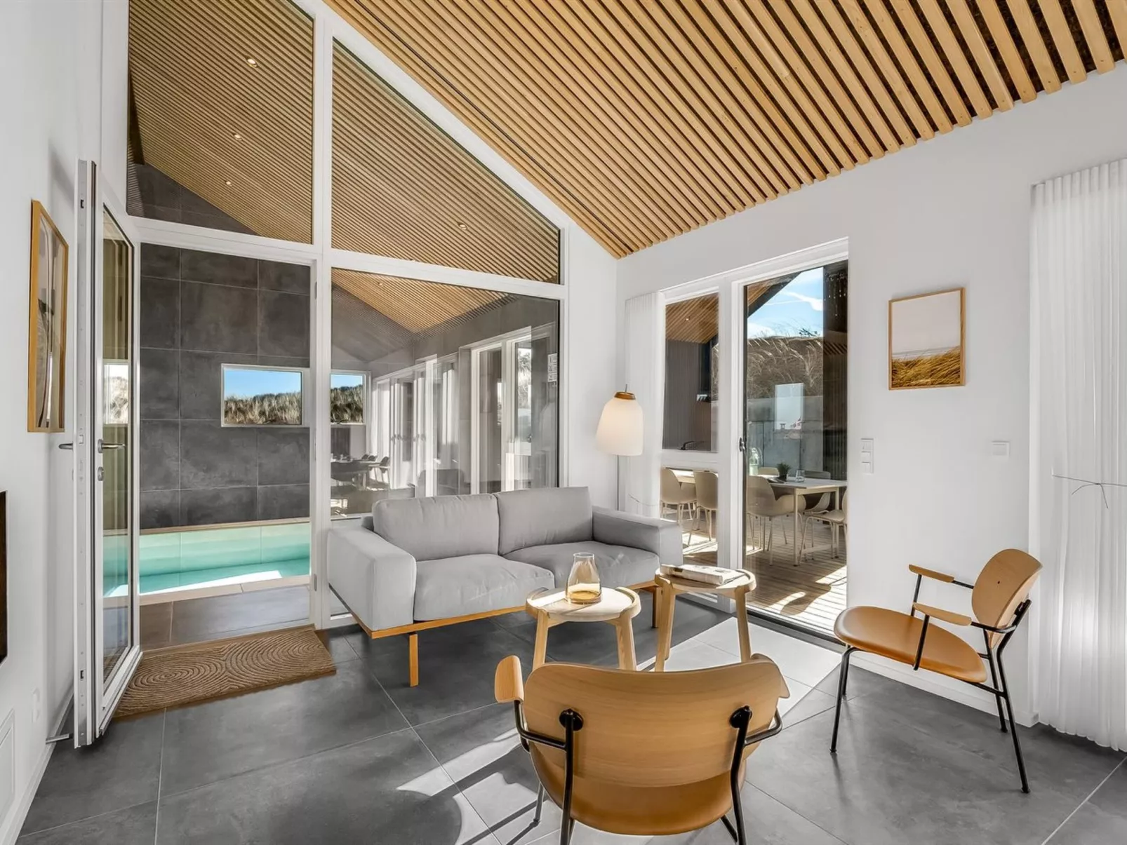 "Maximiliane" -  from the sea-Dedans