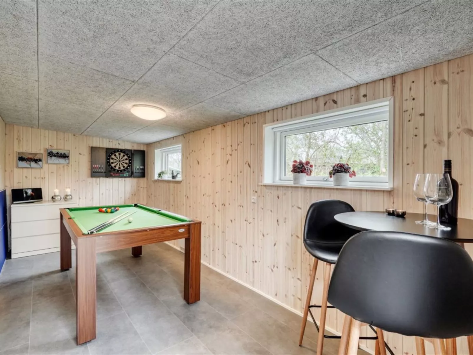 "Gustaf" - 400m to the fjord-Inside