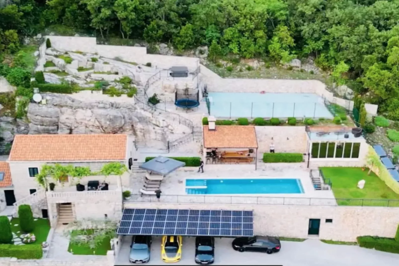 Villa Falcon Rook - Four-Bedroom Villa with Terrace and Swimming Pool-Vue