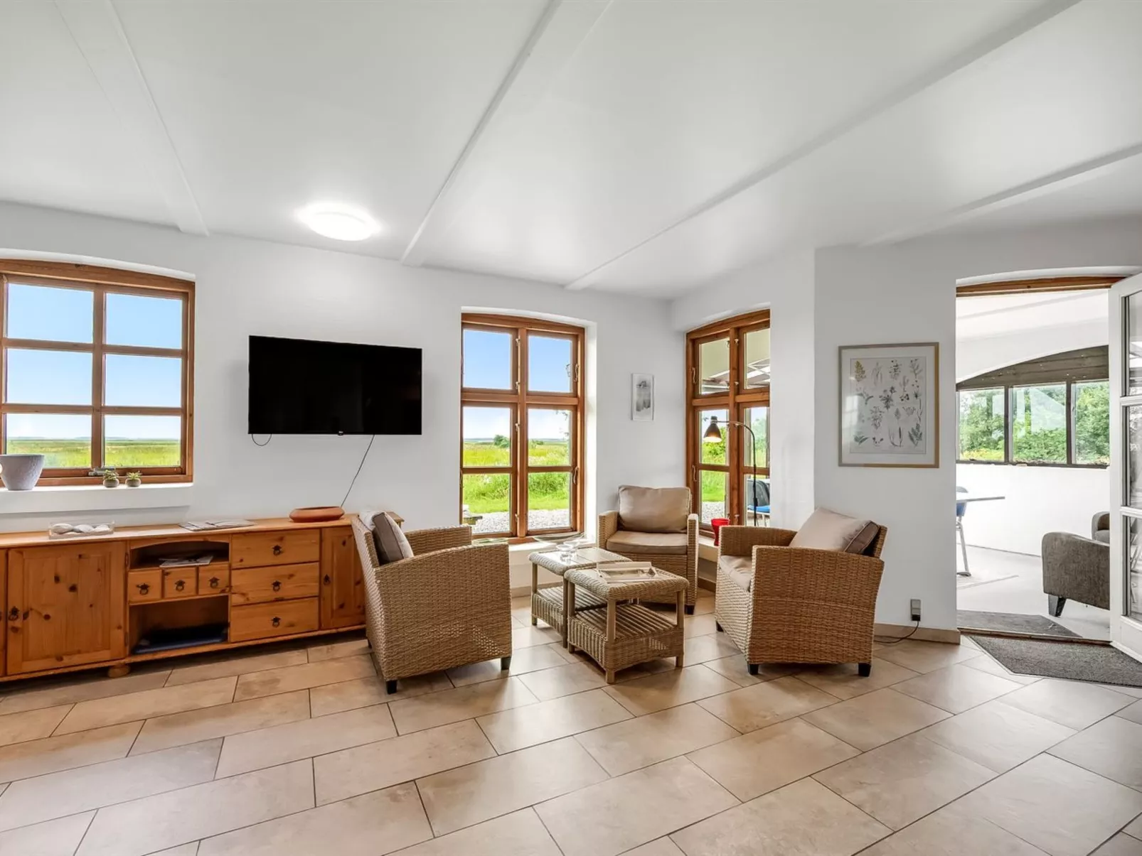 "Darleen" - 850m to the fjord-Drinnen