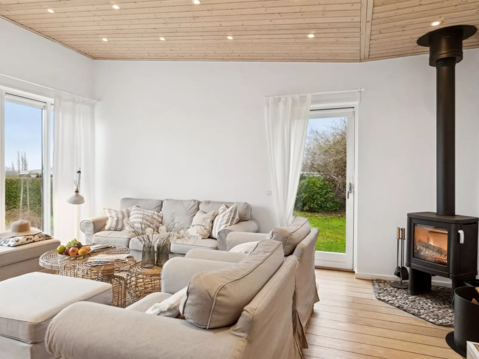 "Eero" - 175m to the fjord-Inside