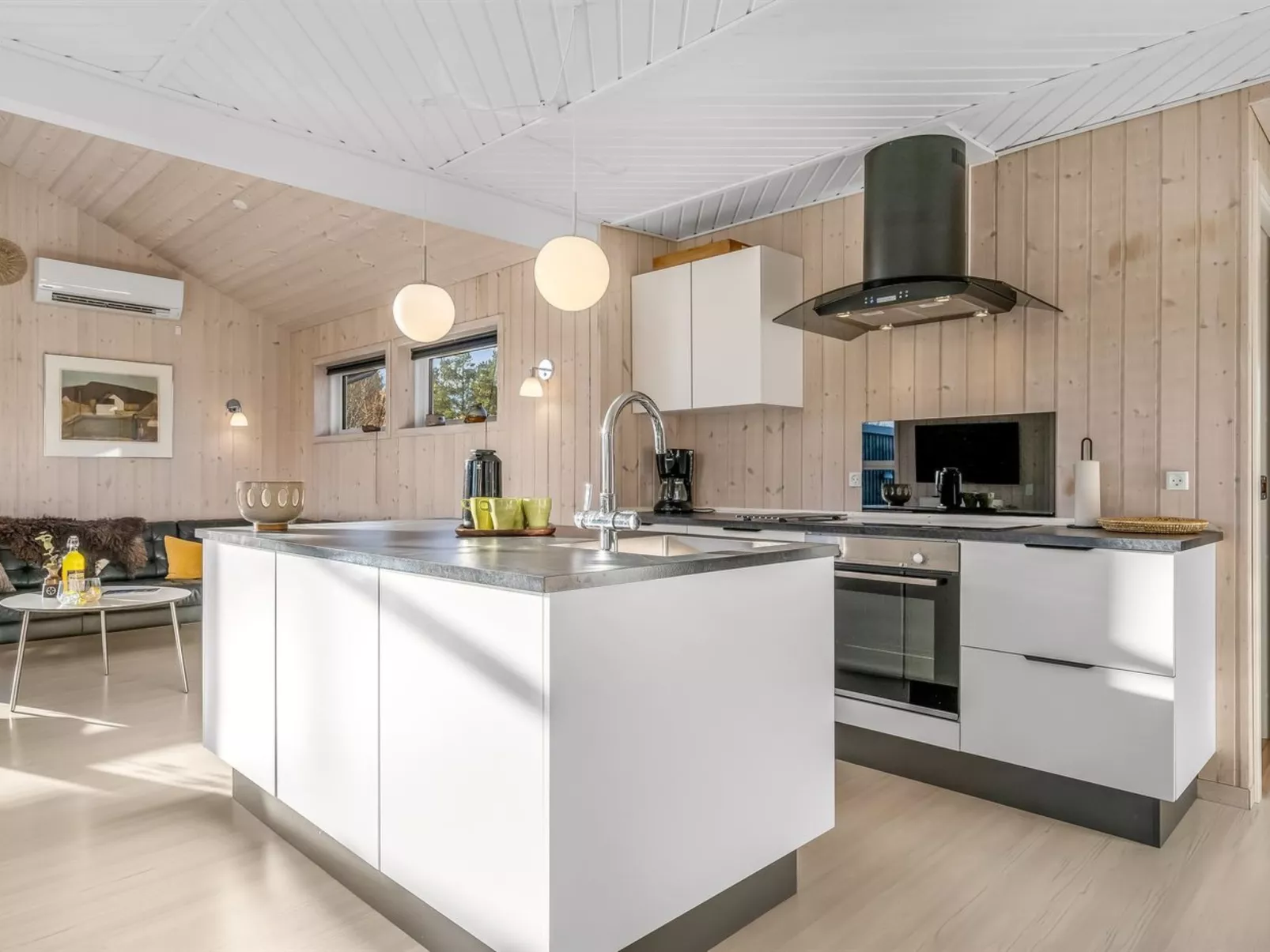 "Herwarth" - 400m from the sea-Inside