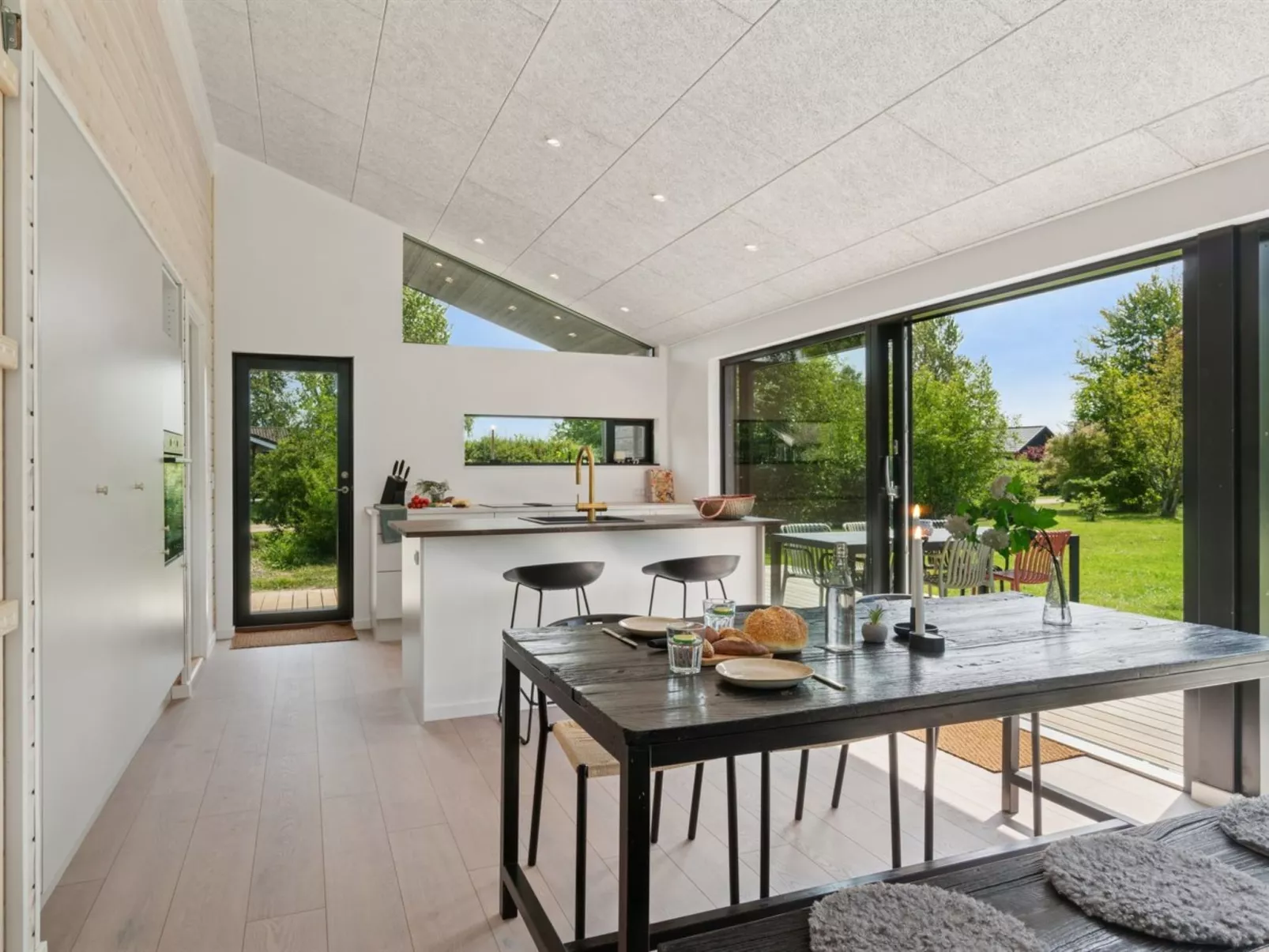 "Herulf" - 450m from the sea-Inside