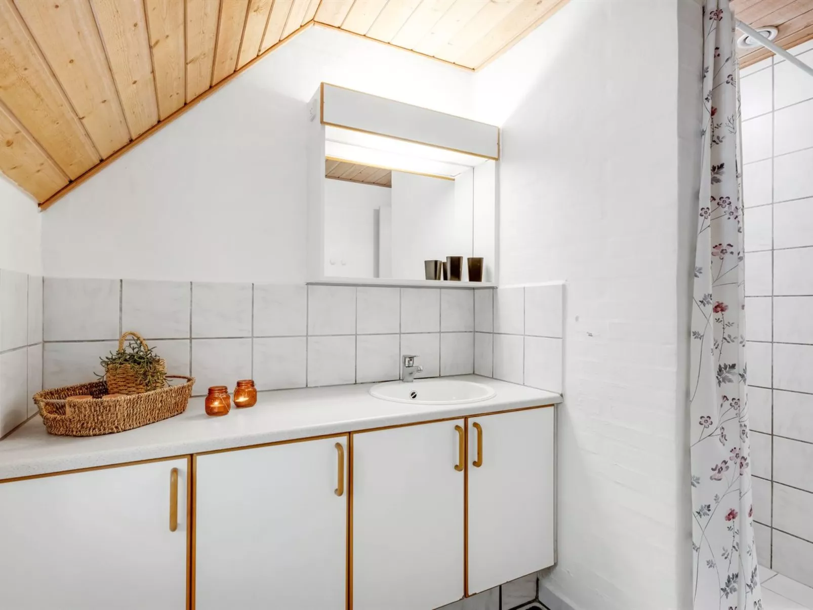 "Ulf" - 2km from the sea-Drinnen