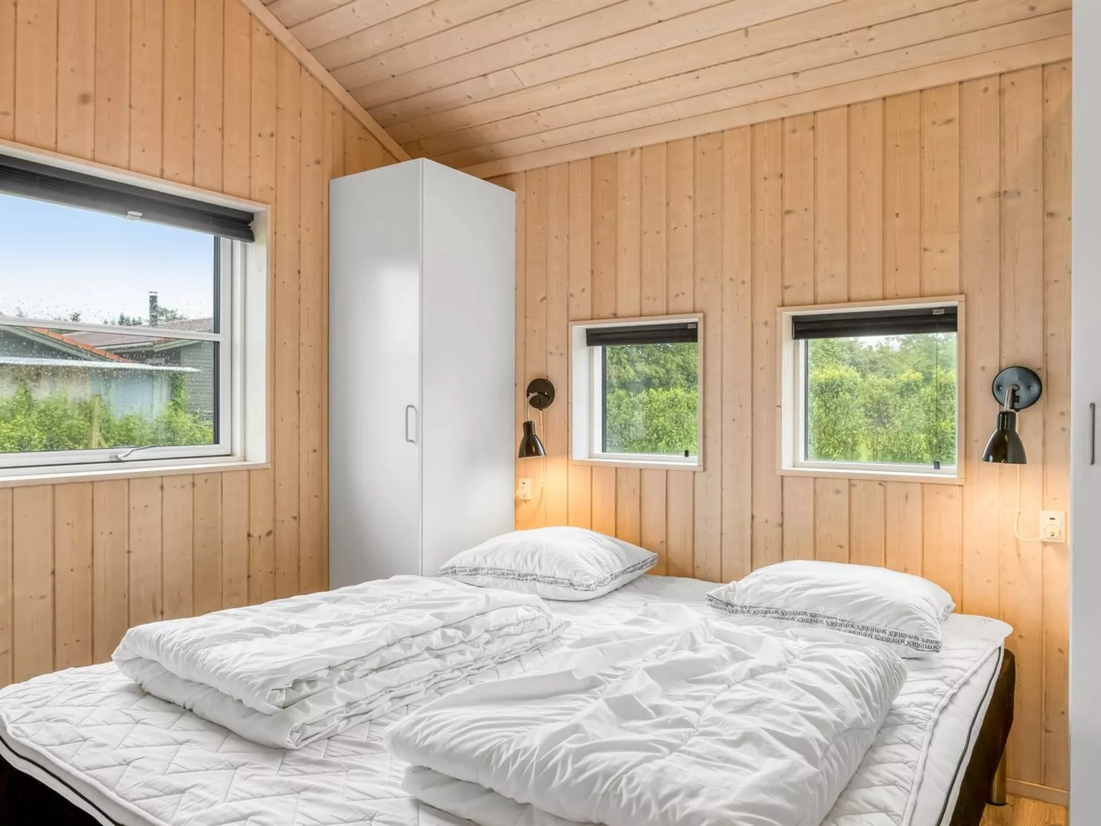 "Bernadine" - 500m from the sea-Dedans