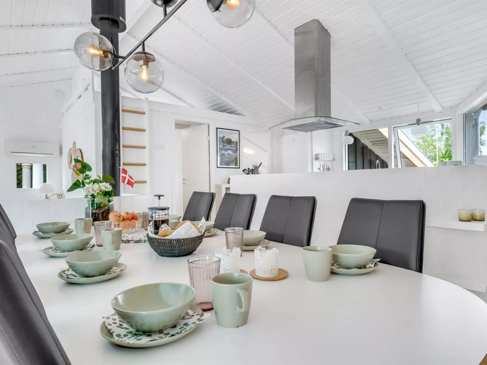 "Ellie" - 700m from the sea-Inside