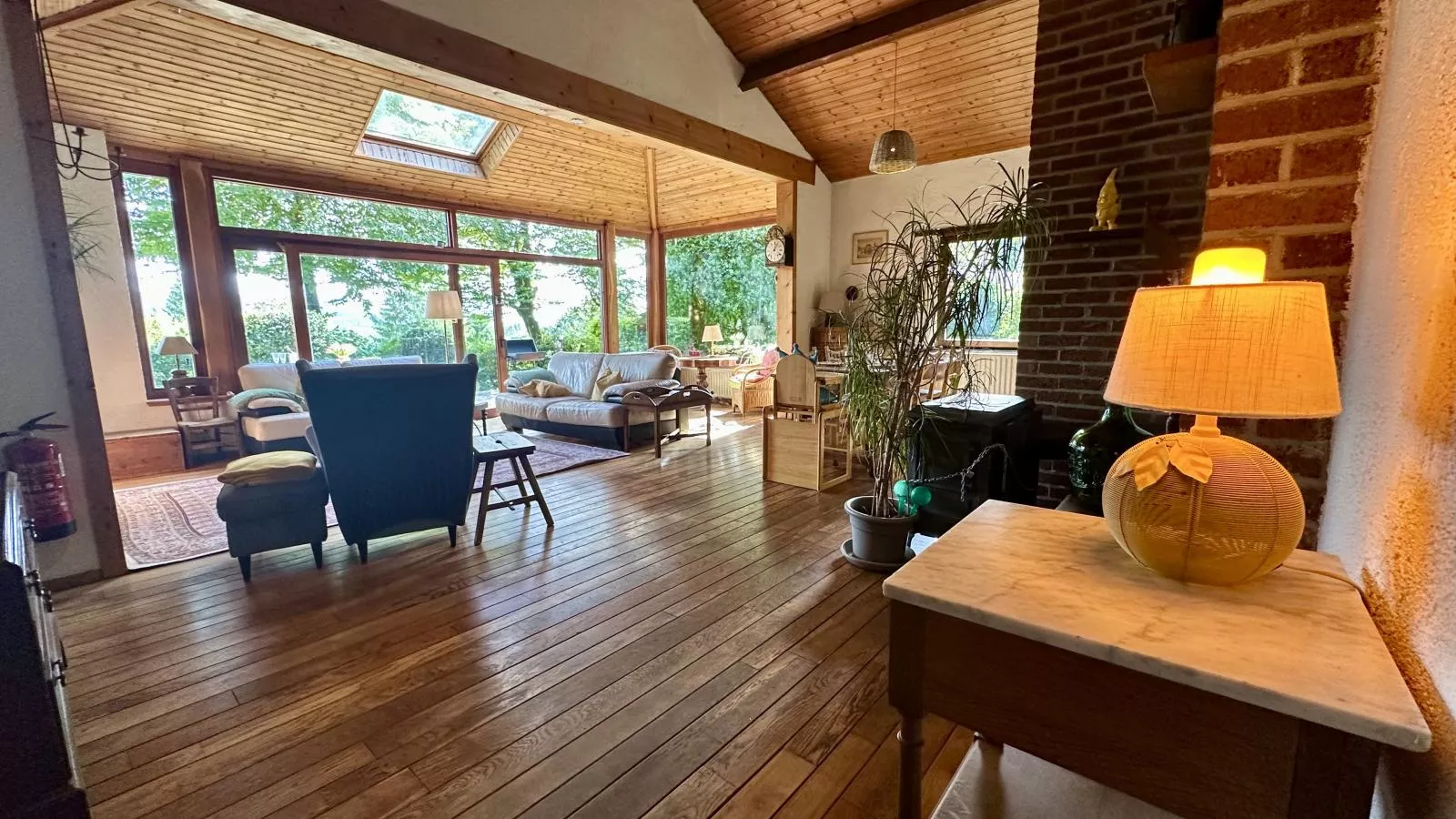 Boogie House-Living room