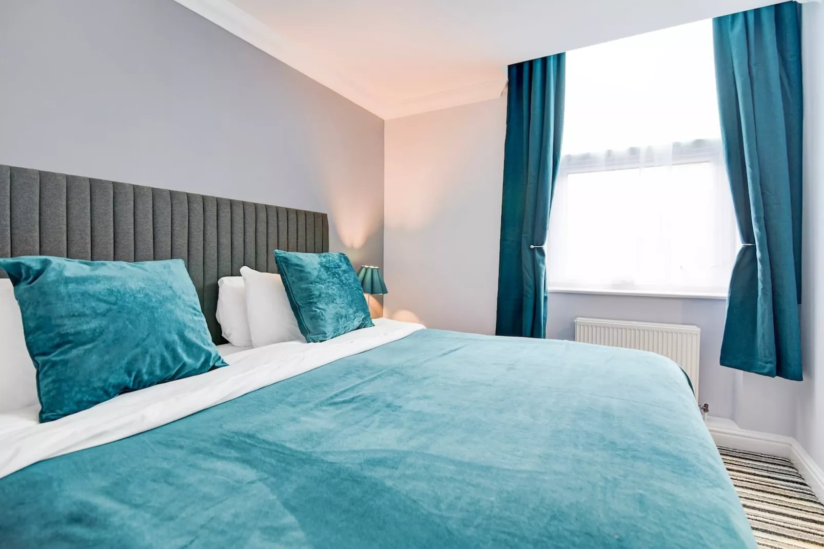 UA Twin Wet Room-Bedroom