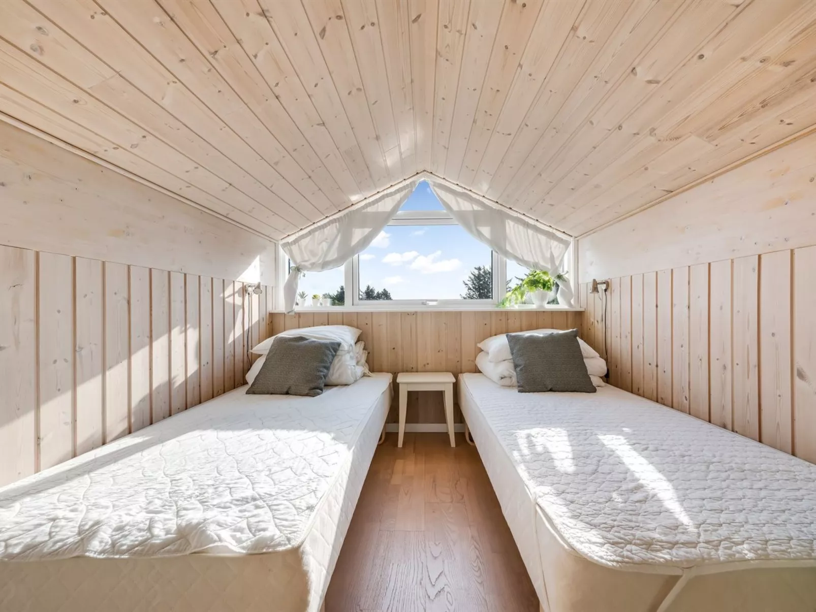 "Kanerva" -  from the sea-Inside