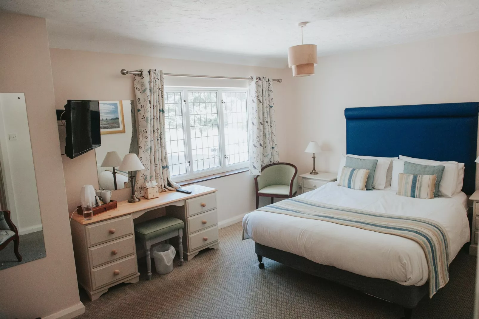 Junior Suite-Bedroom