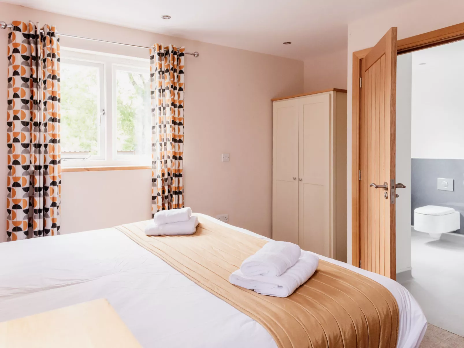 The Welsh Barn-Dedans