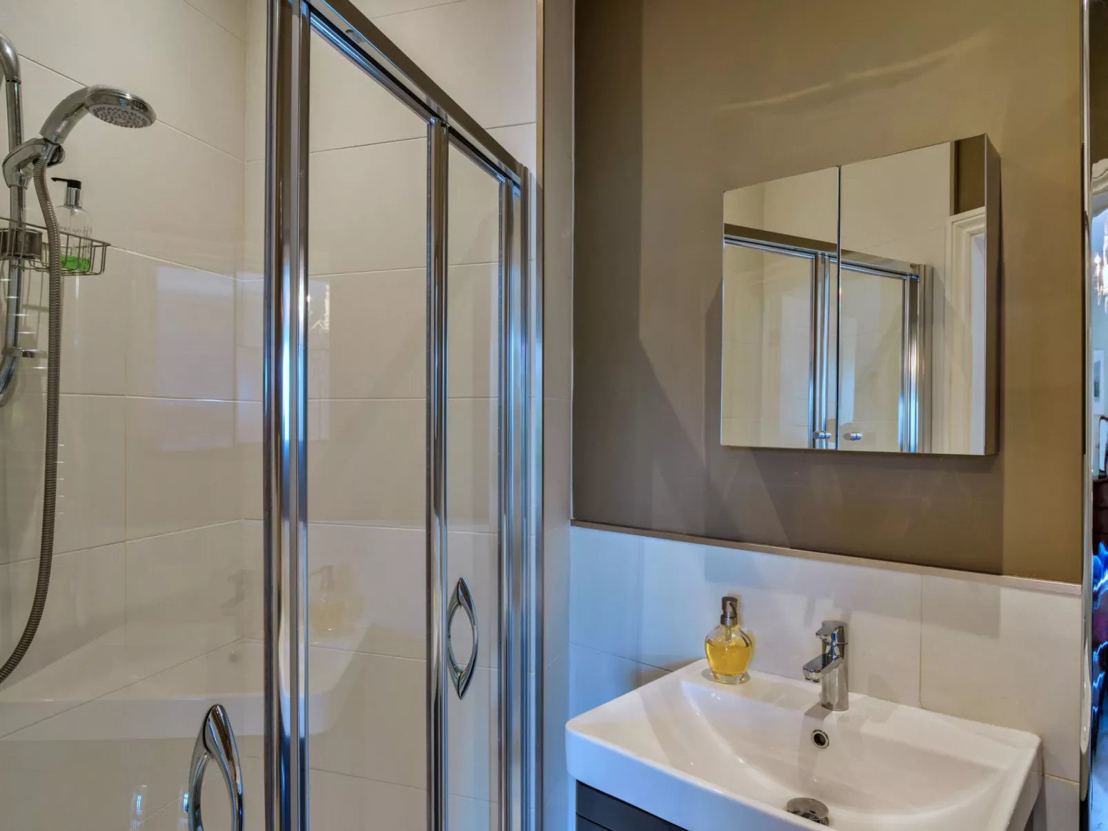 Hillside House-Drinnen