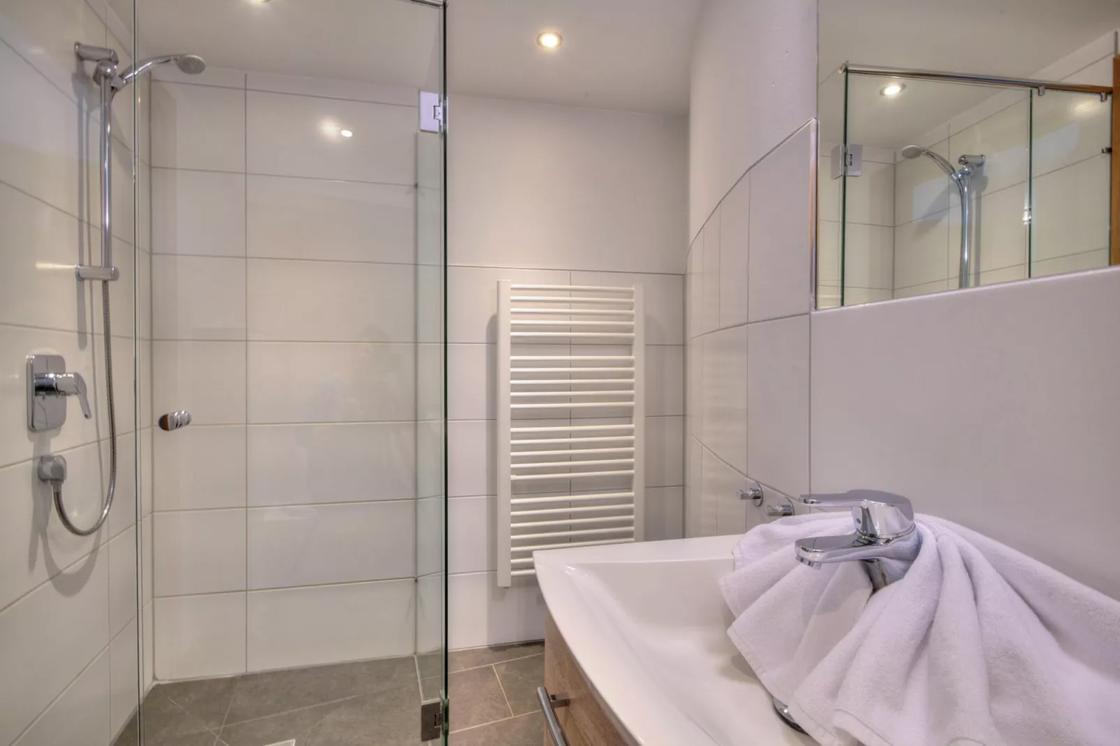 Brunner Apartment Top 3-Badezimmer