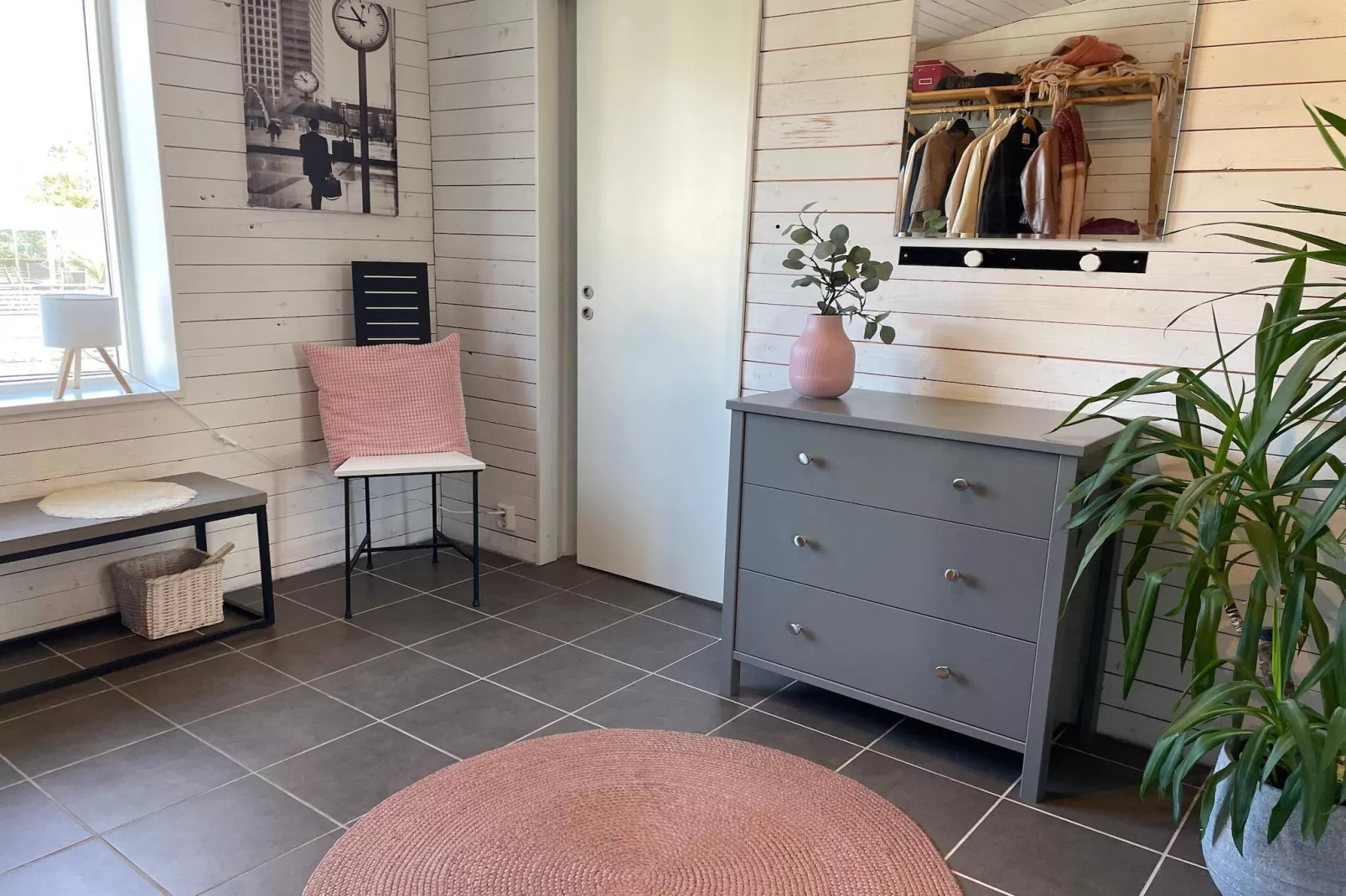 Strandhaus in Sandvik mit Pool-Innenbereich