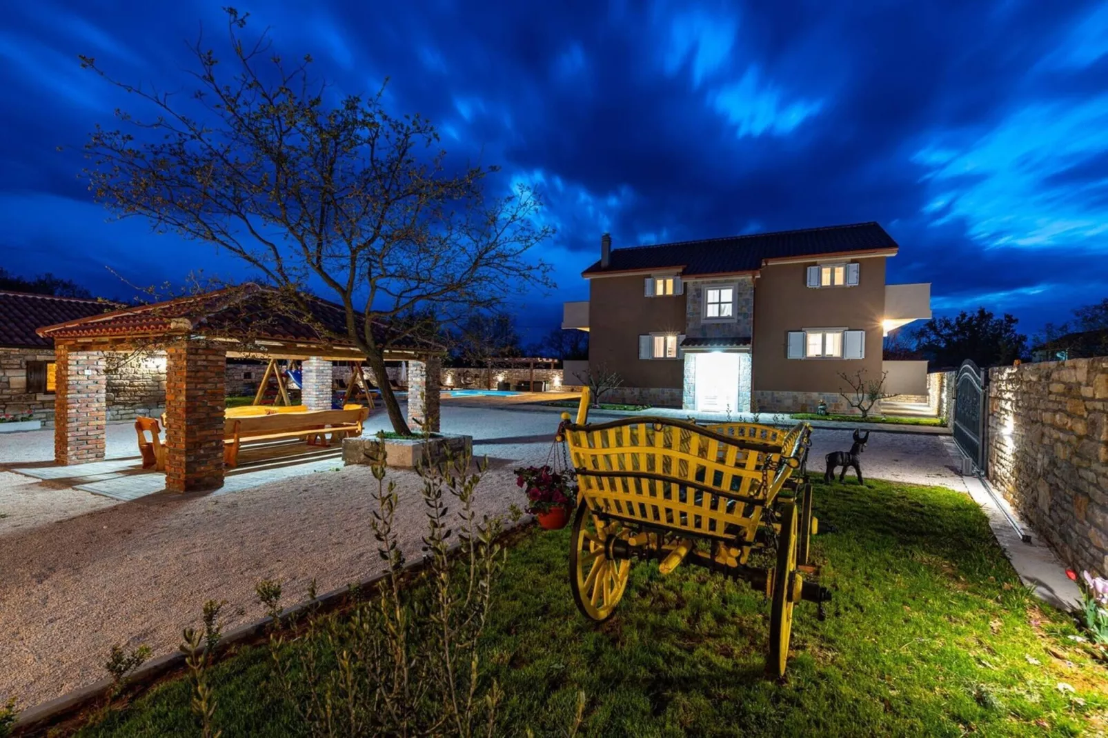 Luxury Villa Escape-Gardens in summer