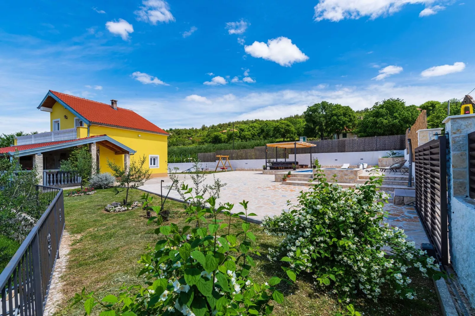 Holiday home Agro Casa-Jardins en été