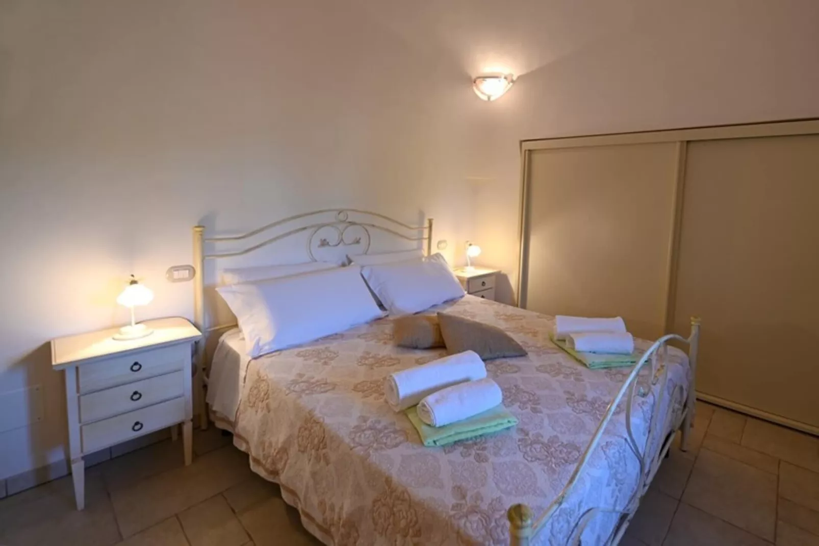 Holiday home Cisternino-Trullo Ulivo Antico-Chambre