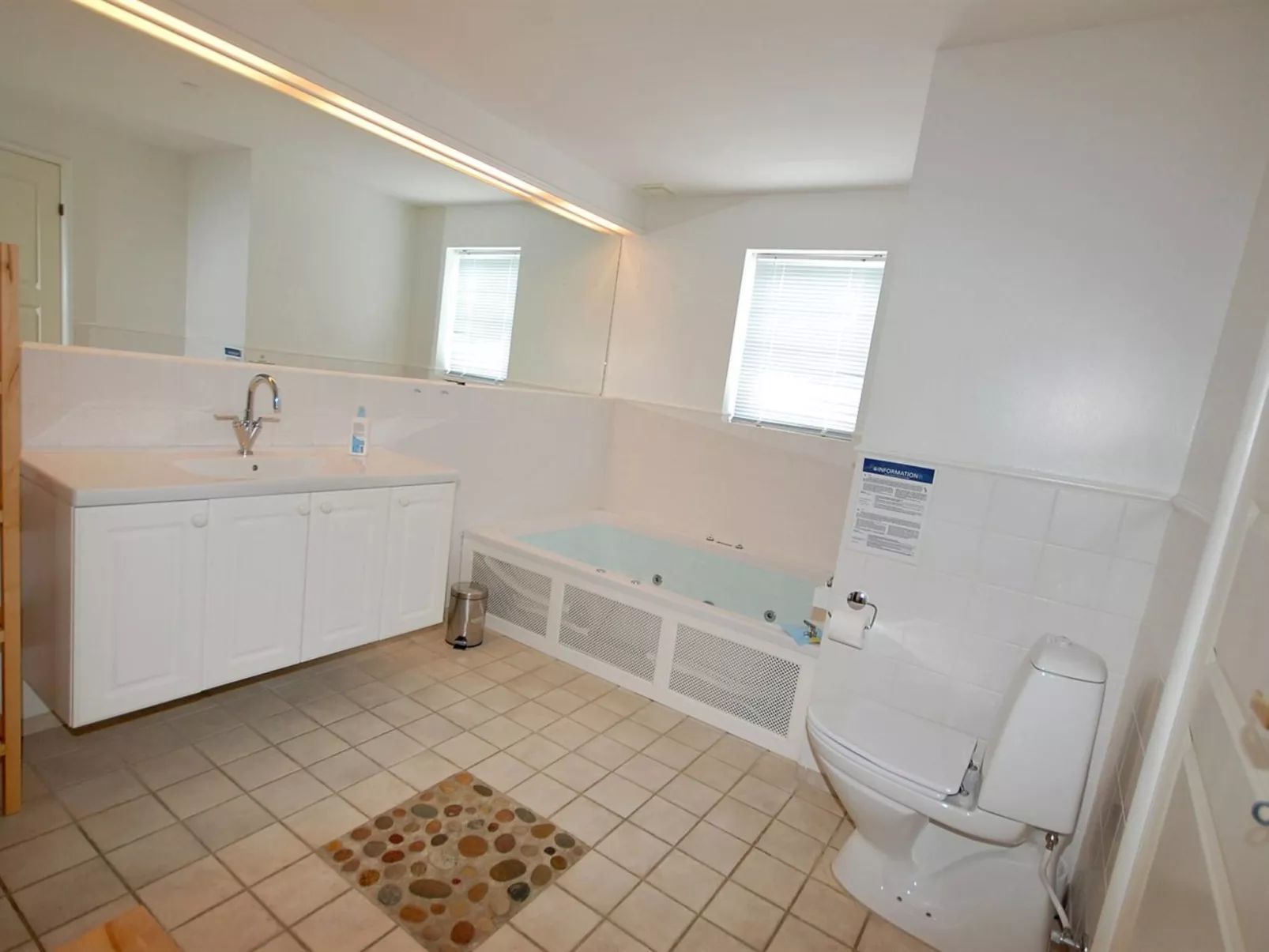 "Stine" - 1km from the sea-Drinnen