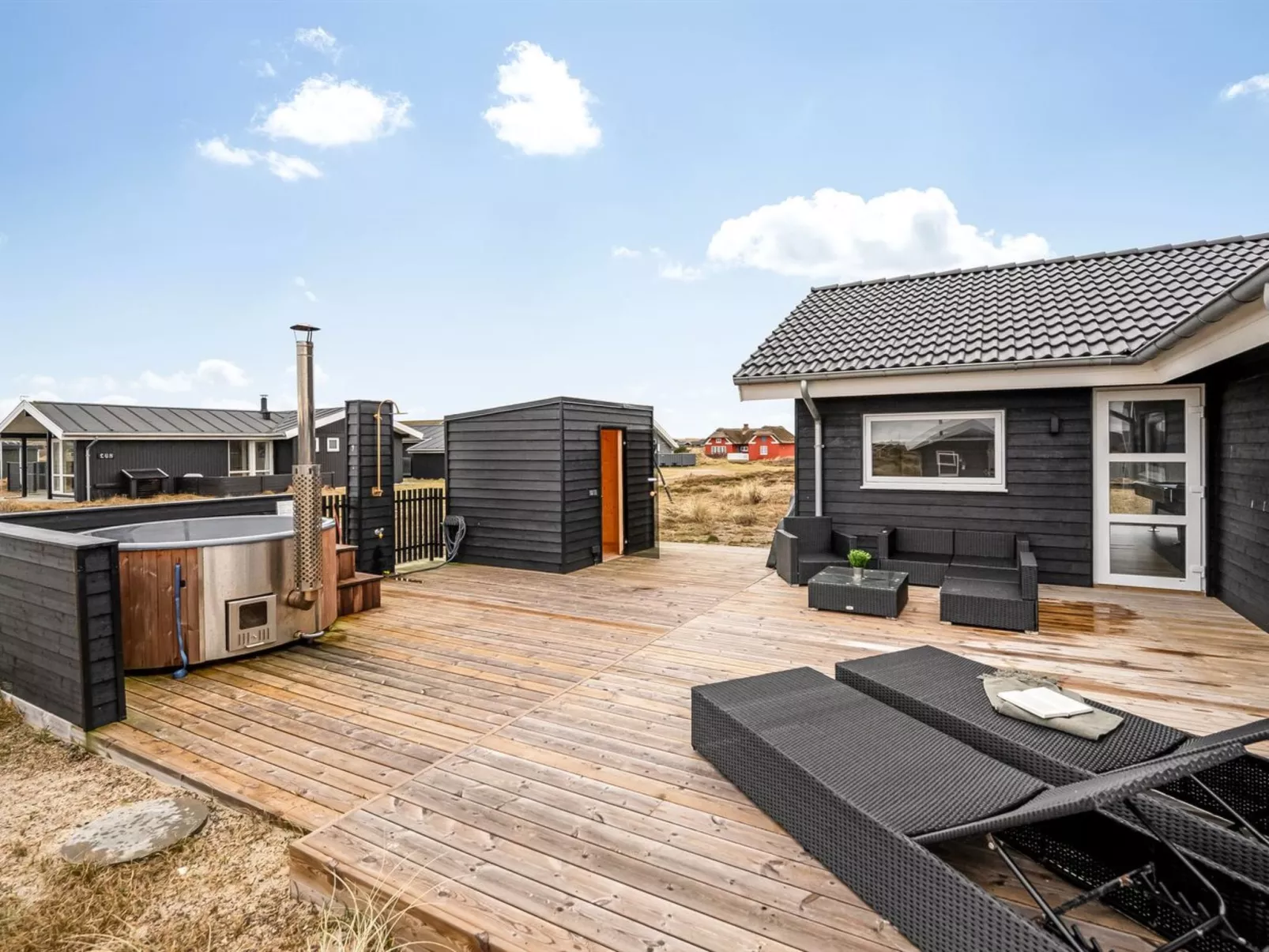 "Tola" - 450m from the sea-Drinnen