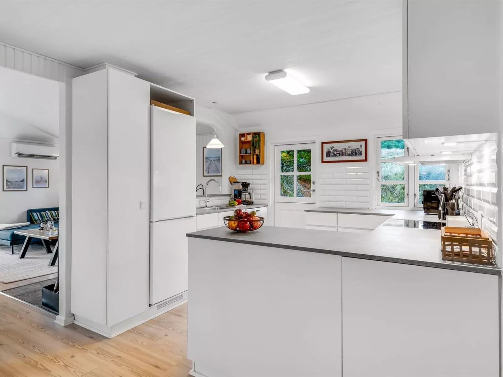 "Aila" - 1.4km from the sea-Drinnen