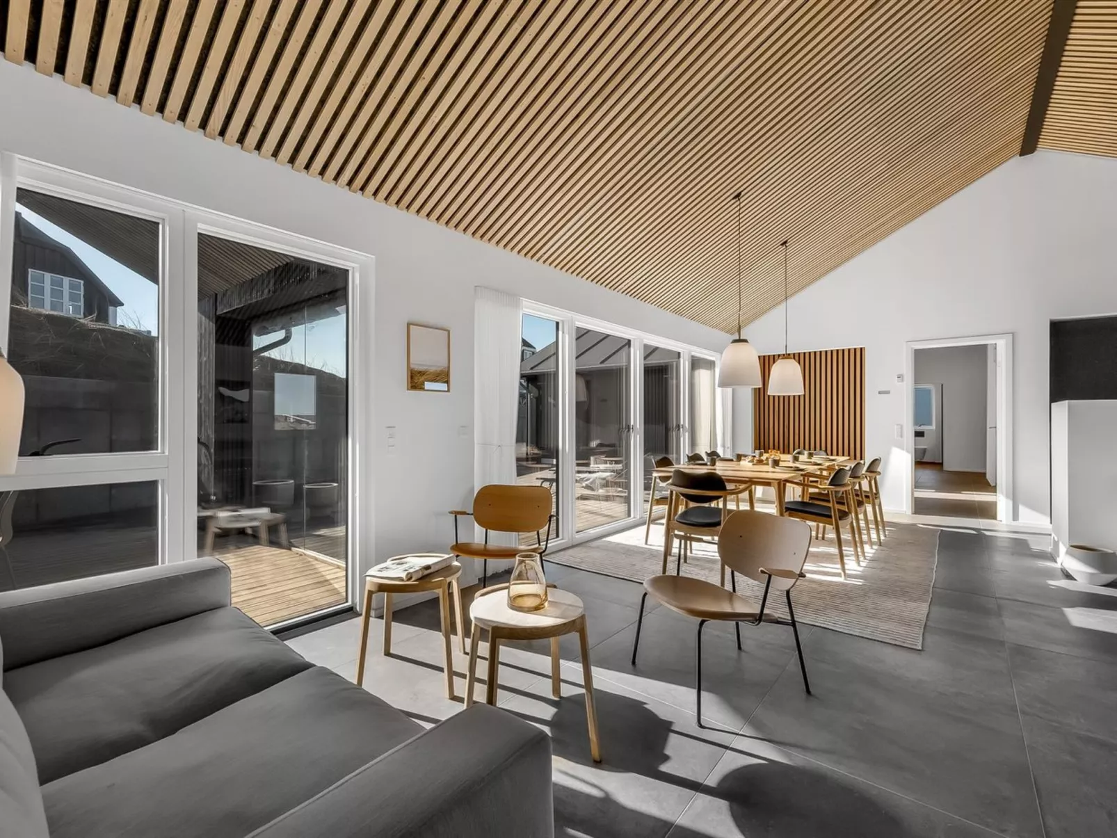 "Maximiliane" -  from the sea-Dedans