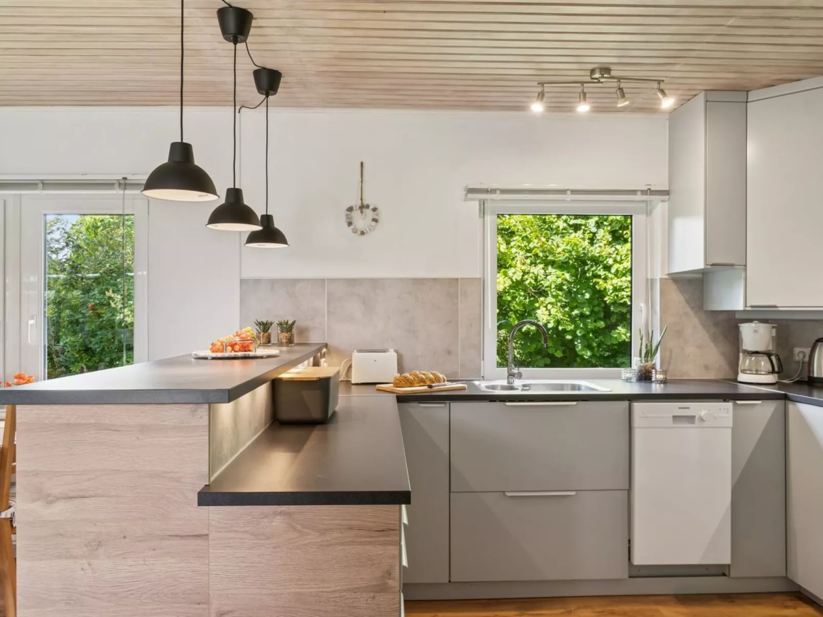 "Merit" - 800m from the sea-Drinnen