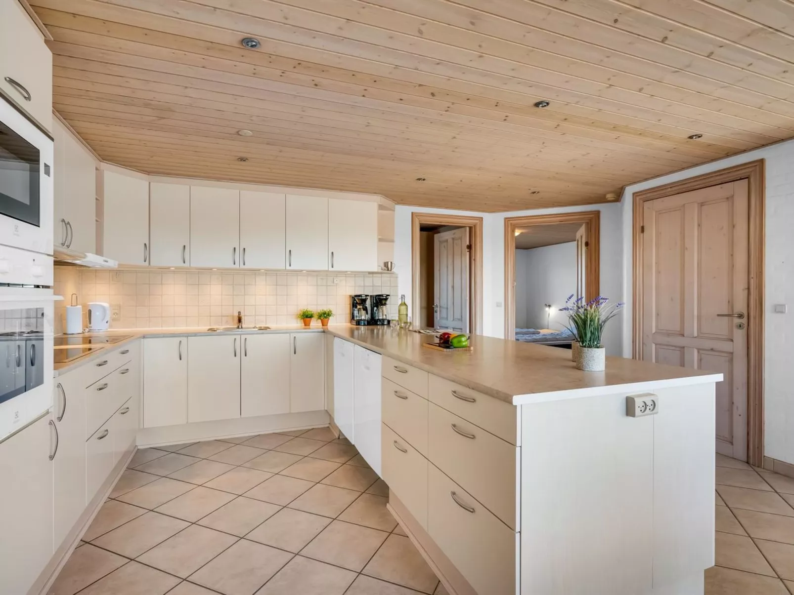 "Gytha" - 75m from the sea-Drinnen