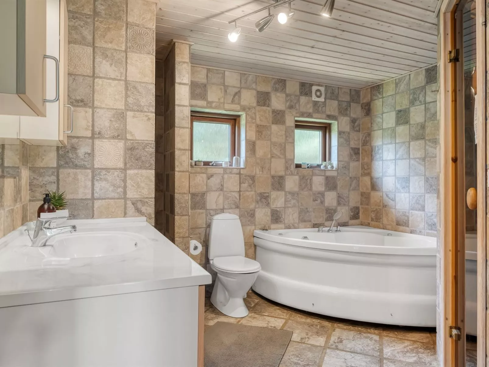 "Edele" - 5km from the sea-Drinnen