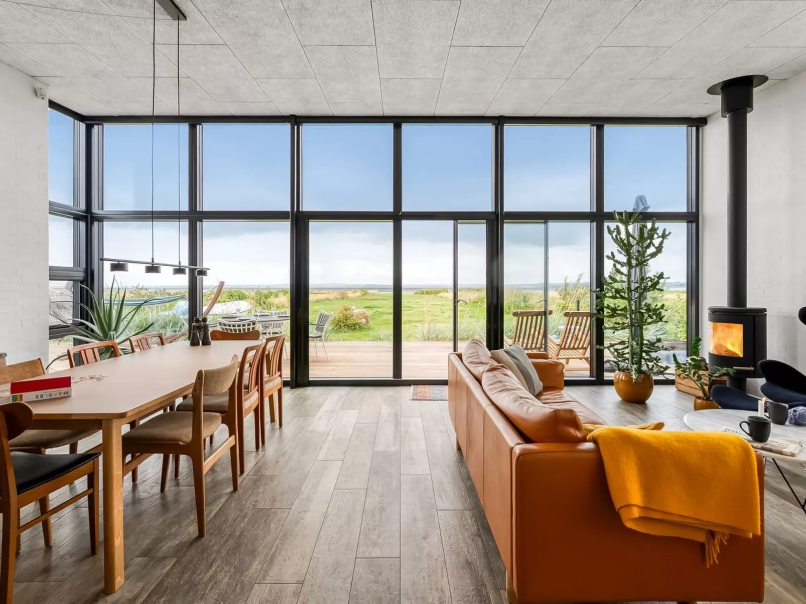 "Bondi" - 75m from the sea-Drinnen