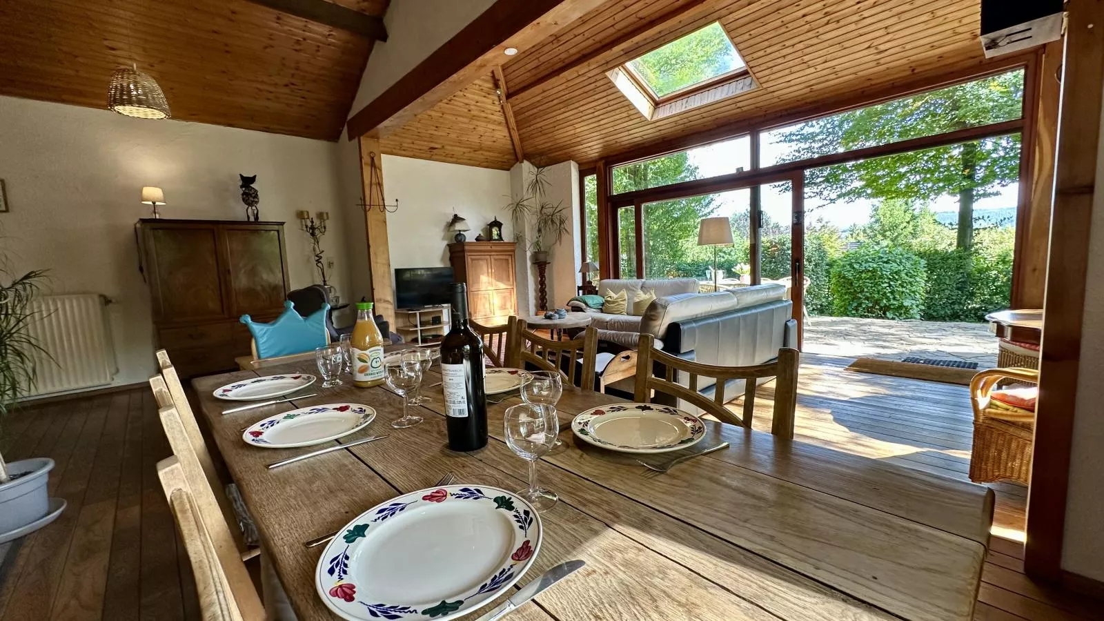 Boogie House-Dining room