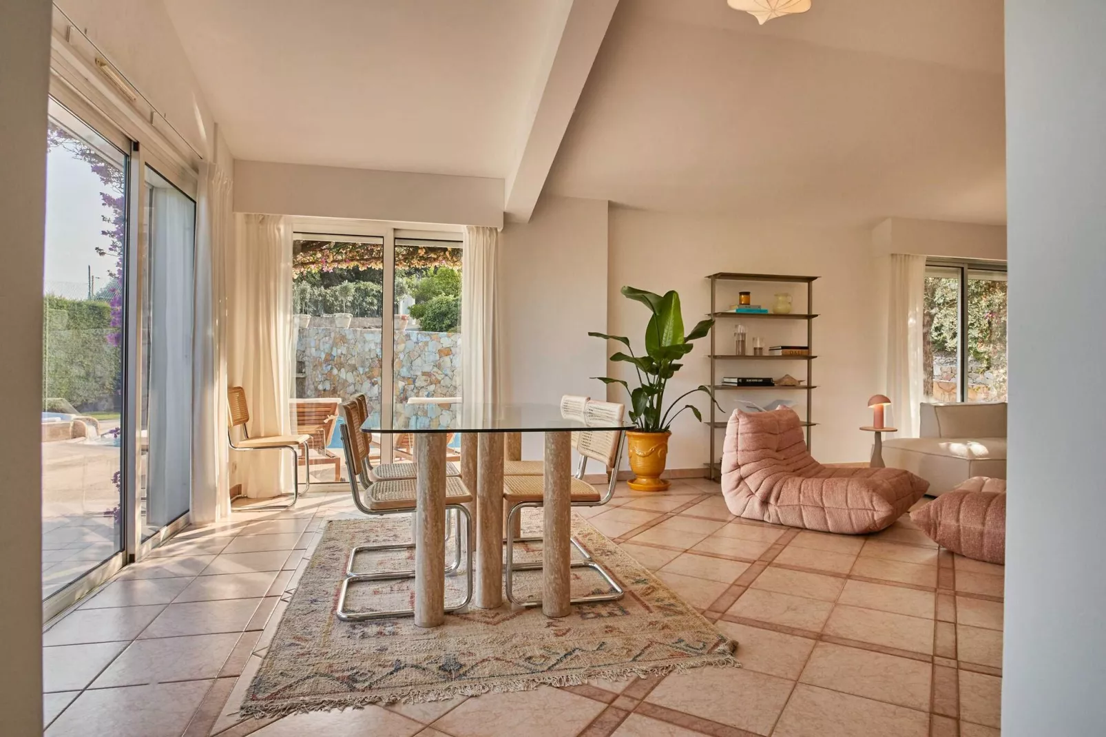 AP-652-PERTUADES-Untagged